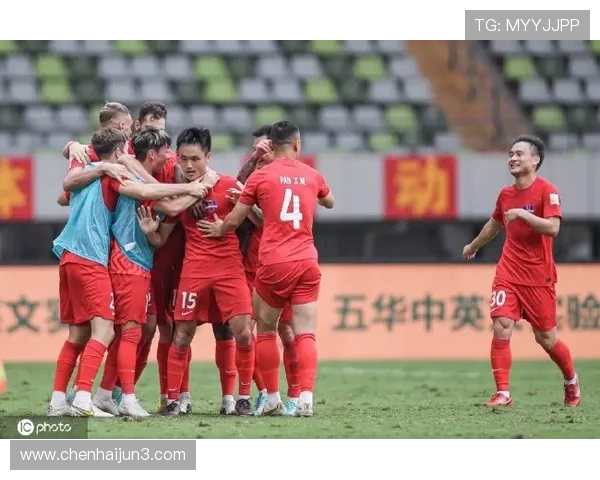 中超上半场侯永永头球破门马镇神扑频现玉昆暂时1-0领先泰山